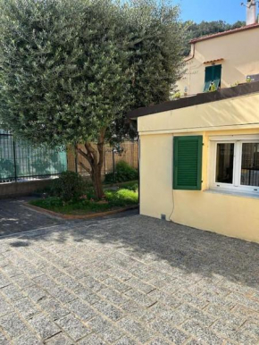 Laigueglia 200mt dal mare, posto auto e giardino